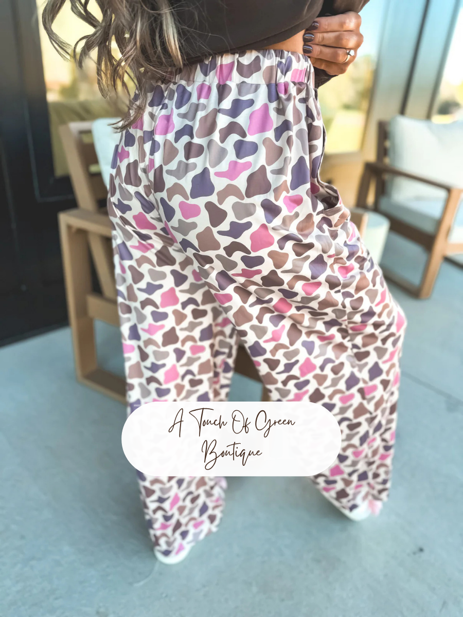 PREORDER Stretchy Lounge Pants in Flirty Duck Camo